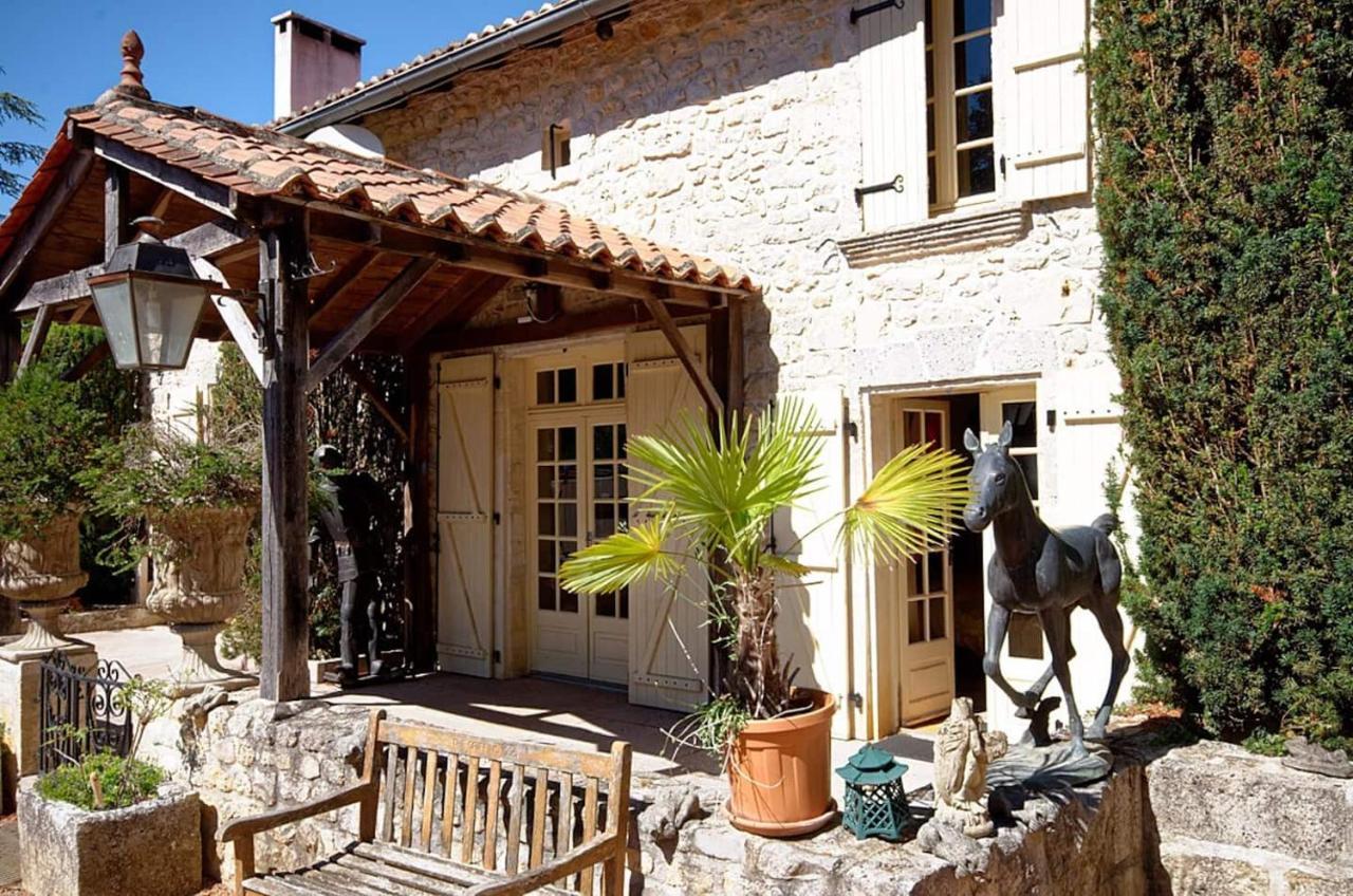 Les Grozilles Bed & Breakfast Feuillade Bagian luar foto