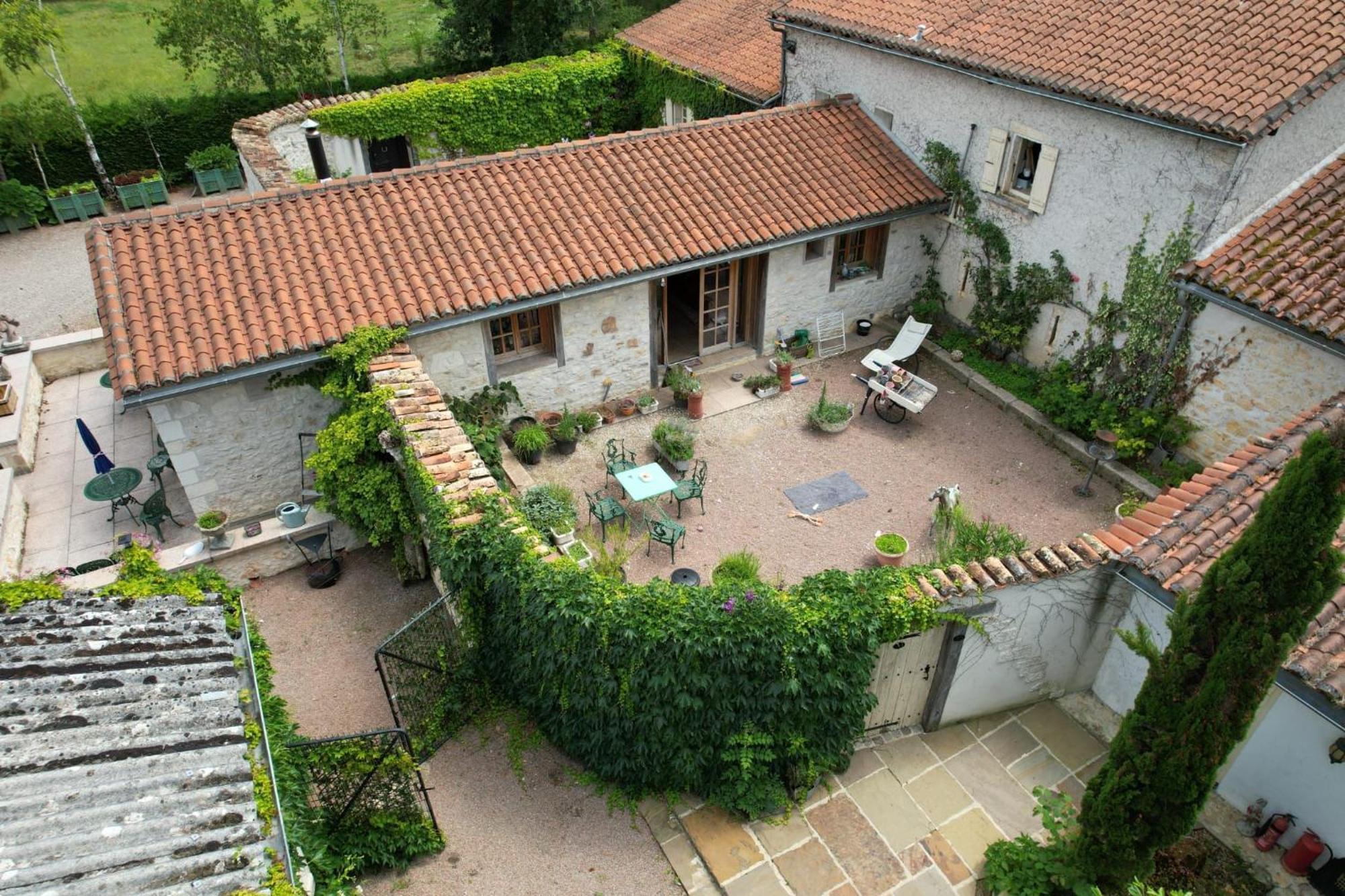 Les Grozilles Bed & Breakfast Feuillade Bagian luar foto