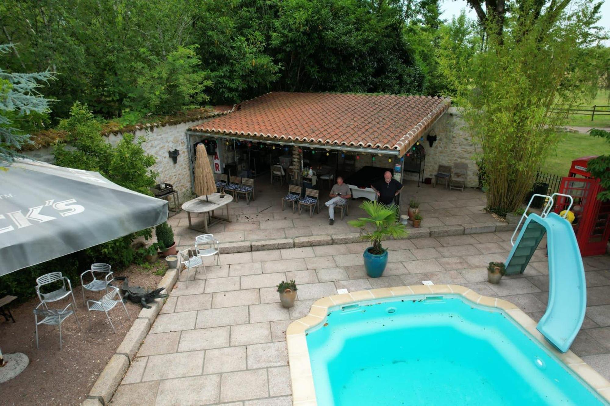 Les Grozilles Bed & Breakfast Feuillade Bagian luar foto